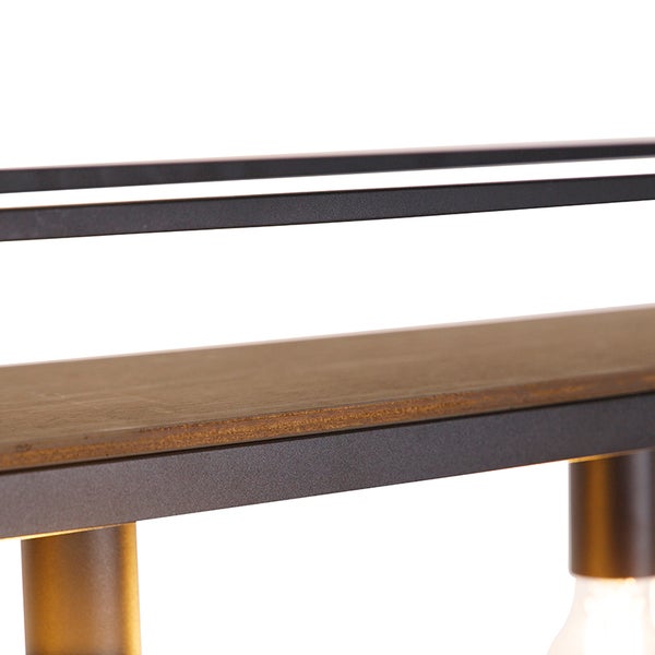 Details einer Pendelleuchte aus Metall und Holz im Industriedesign mit freiliegenden Leuchtmittelfassungen.