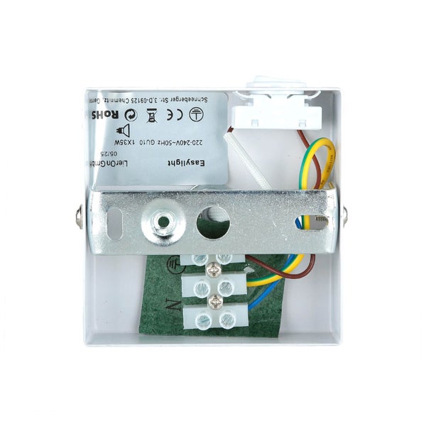 Detailansicht der elektrischen Anschlüsse einer Easylight Leuchte mit CE und RoHS Kennzeichnung.