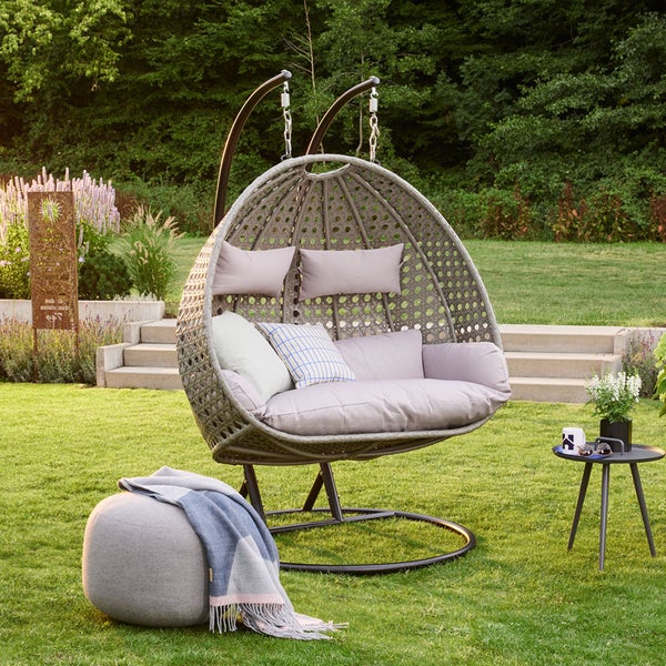 Home Deluxe - Hängesessel TWIN - Grau, Höhe 195 cm - inkl. Gestell, Sitz- und Rückenkissen I Polyrattan Hängestuhl Gartenschaukel Hängekorb