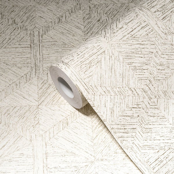 Heller Raum mit Fenster, Dekoration und gemusterter Tapete