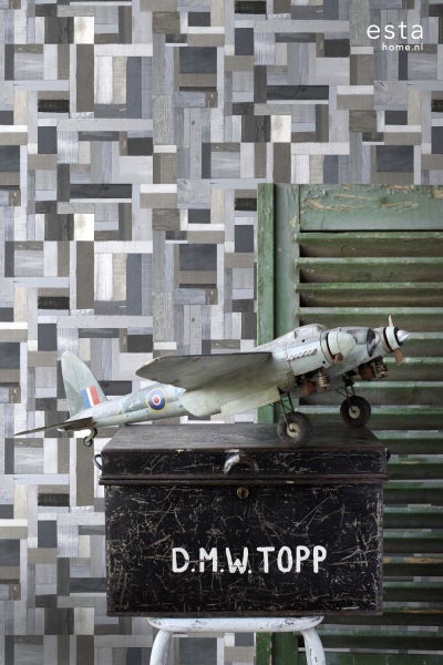 Dekorative Tapete mit Holzpaneel-Optik, Flugzeugmodell auf einer Box