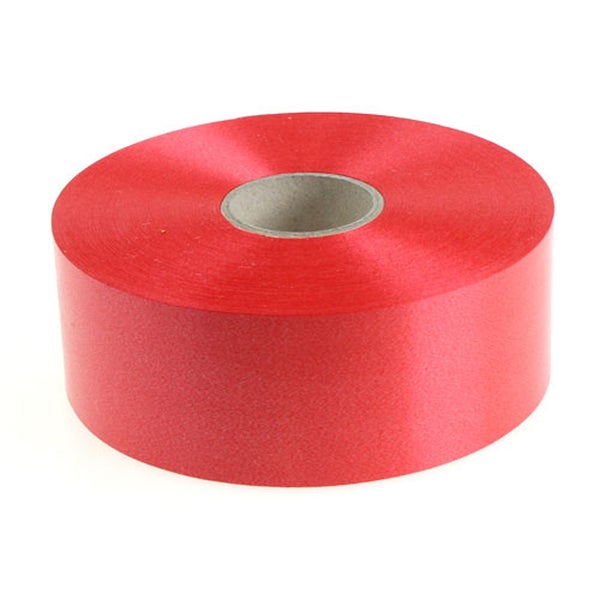 Rolle rotes Geschenkband auf Kartonspule