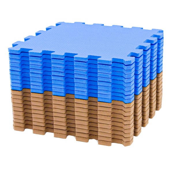 Stapel blauer und brauner Puzzlematten aus Schaumstoff mit verzahnten Rändern für den Boden.