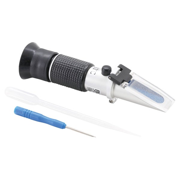 Refraktometer mit Pipette und Schraubendreher