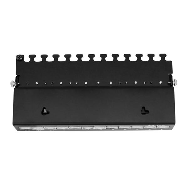 Schwarzes Patchpanel aus Metall mit 12 Anschlüssen der Kategorie 6A für die Wandmontage.