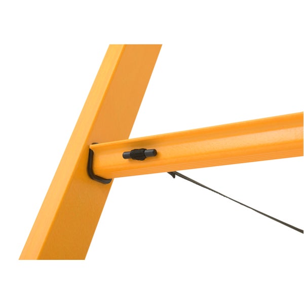 Detailansicht einer gelben Leiter mit Sicherungsseil