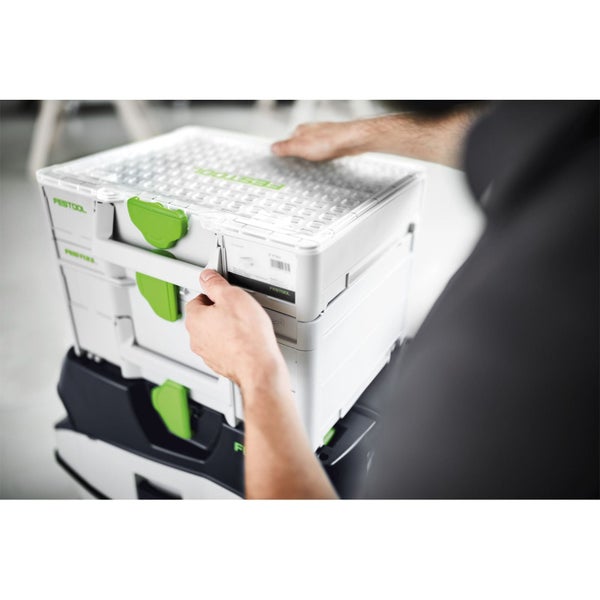 Festool Systainer Organizer mit transparentem Deckel und Tragegriff, stapelbar auf einem Werkzeugkoffersystem.