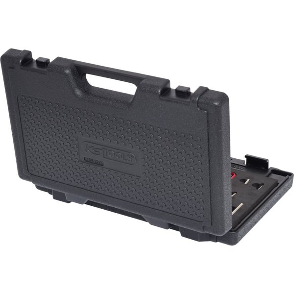 Diverse Metallwerkzeuge in verschiedenen Formen