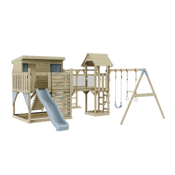 Holzspielplatz mit Rutsche, Kletterwand und Schaukel