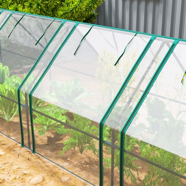 Folientunnel für den Garten zum Schutz von Gemüsepflanzen mit stabiler Konstruktion und transparenter Abdeckung für optimales Wachstum.