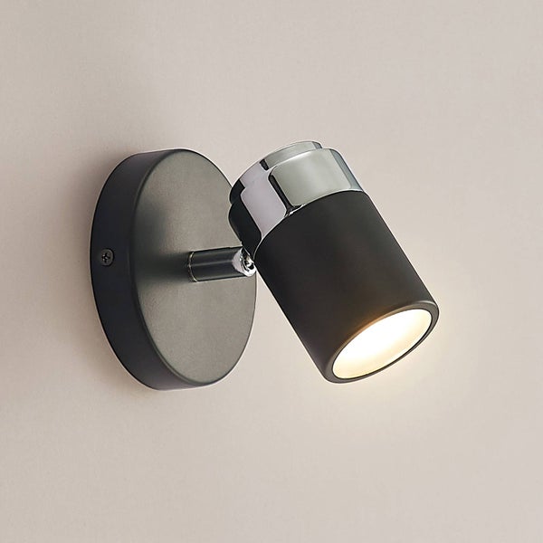 Wandleuchte mit verstellbarem Spot