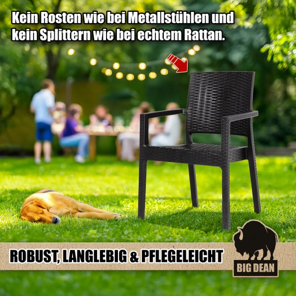 Gartenstuhlausstellung mit Kunststoffgeflechtoptik im Garten mit Hund und spielenden Personen