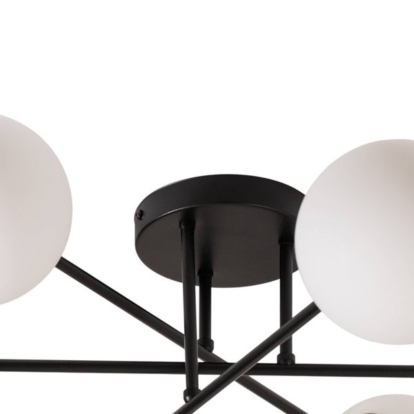 Deckenleuchte mit schwarzen Streben und weißen Kugellampenschirmen
