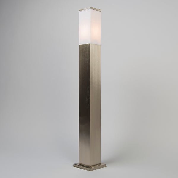 Eckige Außenstehleuchte aus Edelstahl mit weißem Kunststoffschirm für Garten und Wege.