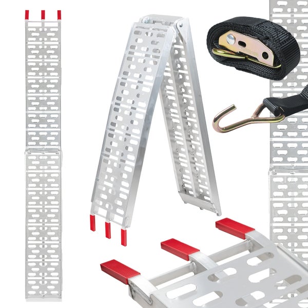 Faltbare Auffahrschiene aus Aluminium mit gelochter Oberfläche, gummierten Auflageflächen und Spanngurt mit Haken.