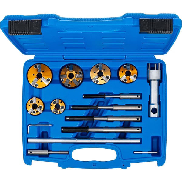 Werkzeugsatz zur Demontage von Injektoren in einem blauen Werkzeugkoffer