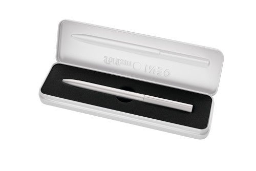Pelikan Kugelschreiber in Metall-Etui mit Schaumstoffeinlage.