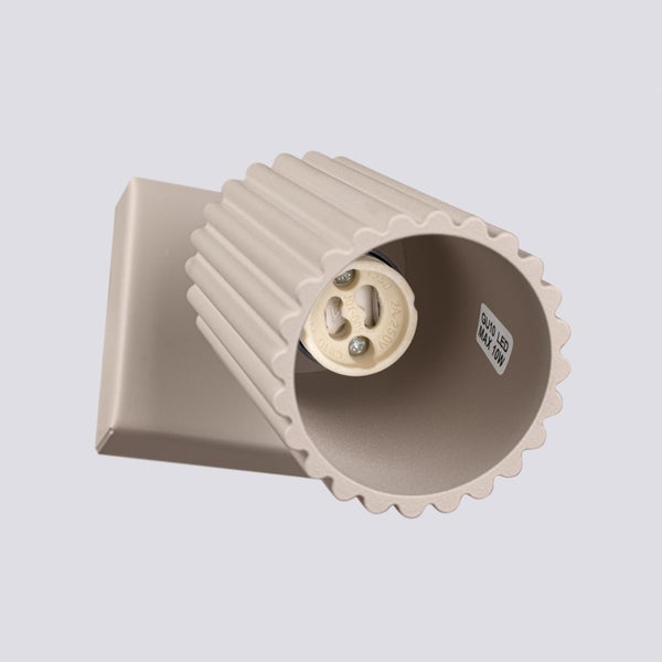 Wandleuchte mit GU10 Fassung für maximal 10 Watt Leuchtmittel