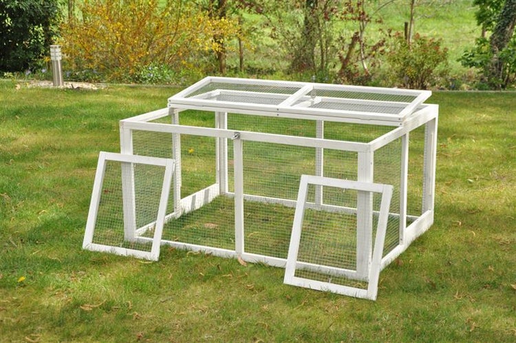 Stapel von RUF Holzbriketts