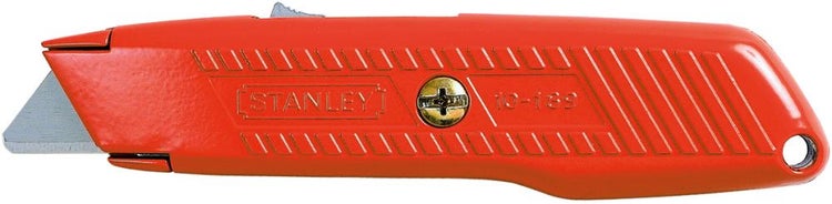 Rotes Stanley Cuttermesser 10-189 mit einziehbarer Trapezklinge und Metallgehäuse.