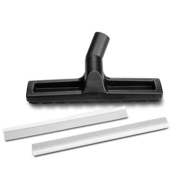 Blumenförmige Deckenleuchte in einem hellen Kinderzimmer mit Wimpelkette und Spielzeug auf einem Regal.