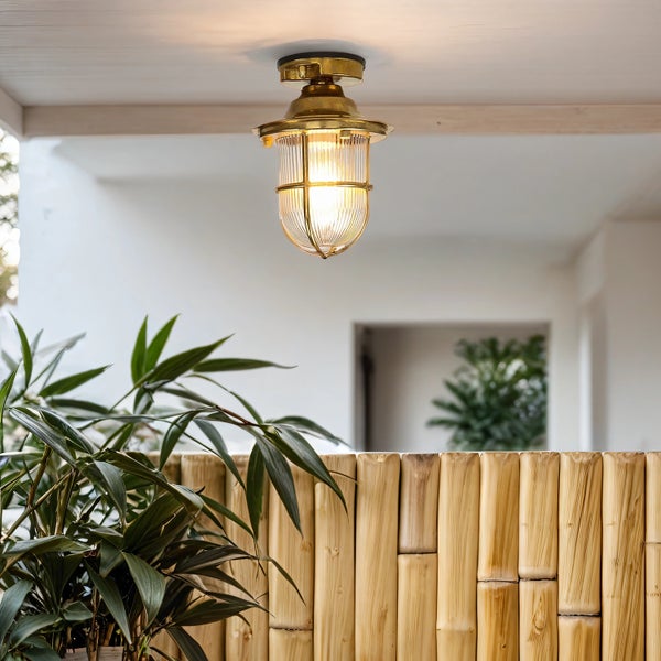 Deckenleuchte mit Lampenschirm aus Klarglas