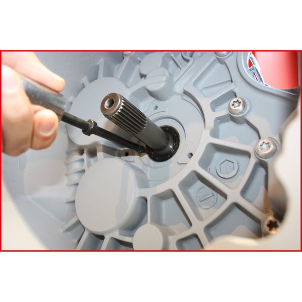 Getriebegehäuse mit Welle und Schraubendreher