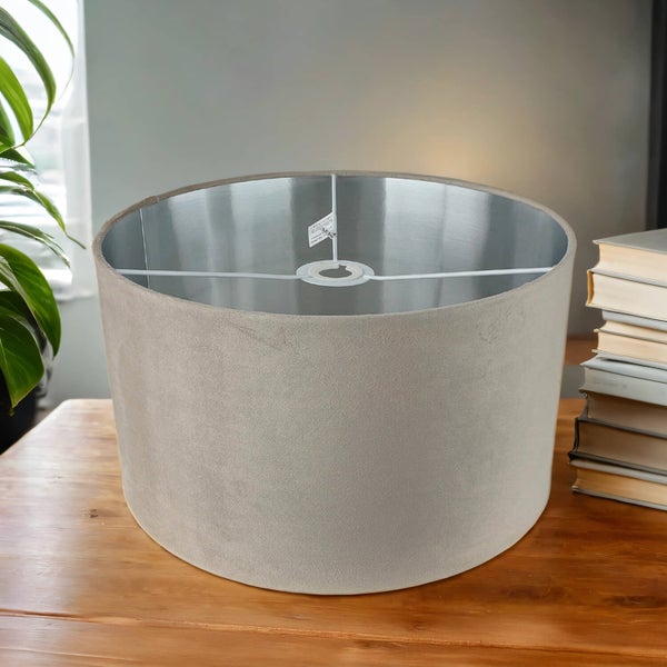 Zylindrischer Lampenschirm mit Textilbezug