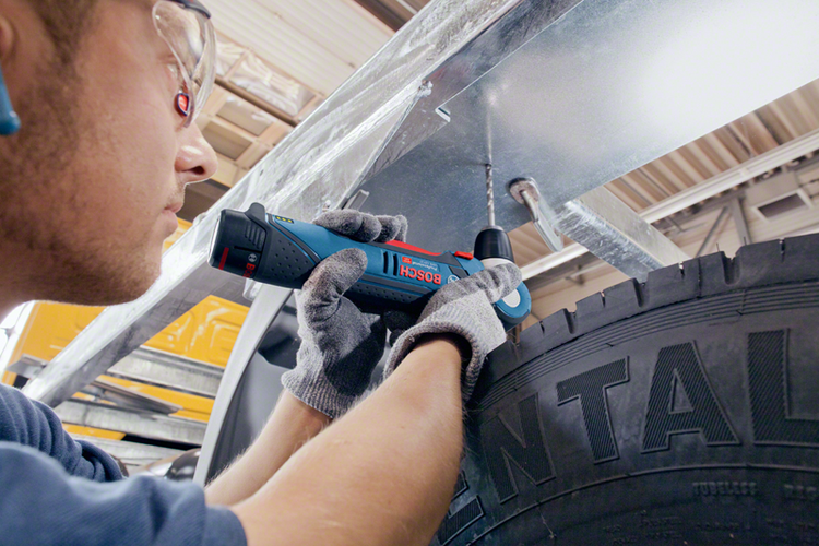 Akkuschrauber für schwer zugängliche Stellen