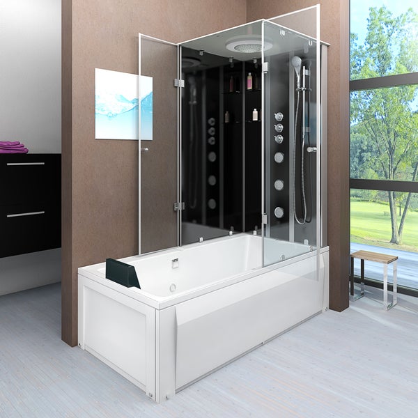 Helle, moderne Badezimmerszene mit einer Kombination aus Badewanne und Dampfdusche mit Glaswänden, Massagedüsen, Regendusche und Kopfstütze.
