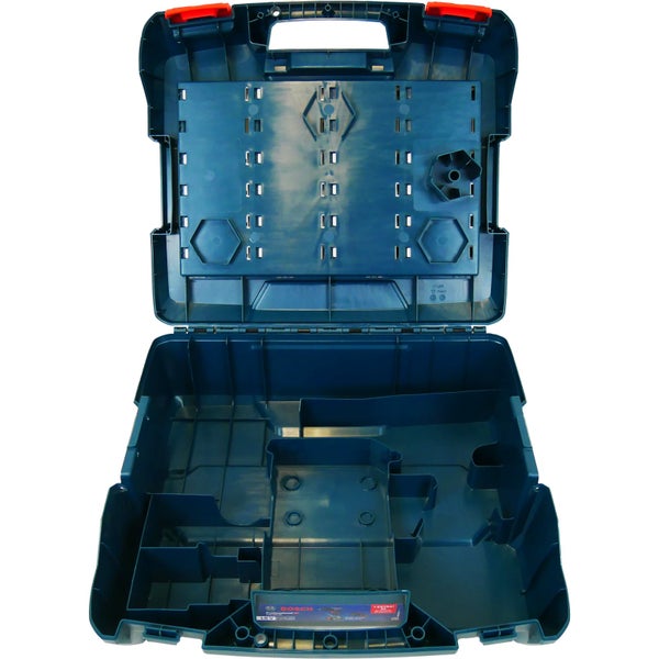 Kissenförmige Zwergfichte im Gartenbeet