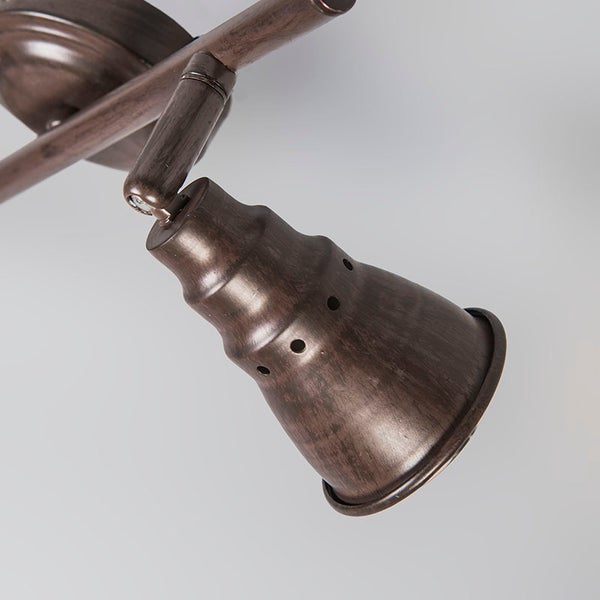 Deckenleuchte mit einem Strahler aus Metall