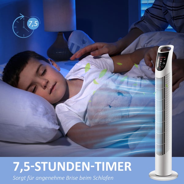 Weißer Turmventilator mit 7 komma 5 Stunden Timer neben einem schlafenden Kind im Schlafzimmer für eine angenehme Brise.