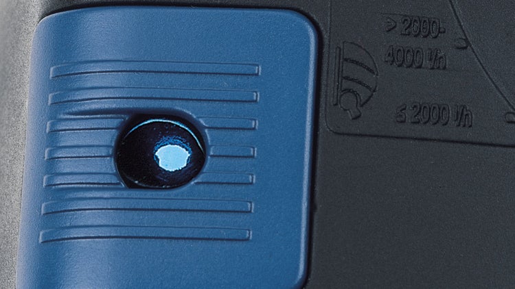 Detailaufnahme einer Pumpe mit Anzeige der Durchflussmenge von circa 2000 bis 4000 Liter pro Stunde.