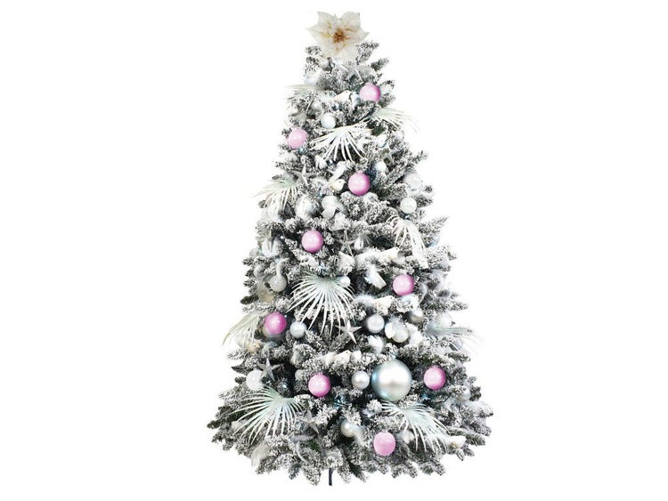 Geschmückter künstlicher Weihnachtsbaum mit Schnee-Effekt, verziert mit Weihnachtskugeln und Dekorationen in verschiedenen Größen.