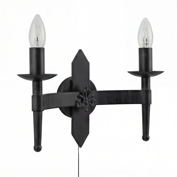 Wandleuchte mit zwei Leuchtenarmen und dekorativen Elementen