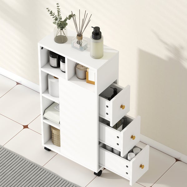Schmaler weißer Nischenwagen auf Rollen für das Badezimmer mit offenen Ablagen und drei Schubladen, platzsparendes Design für mehr Ordnung.