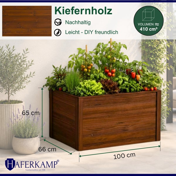 Hochbeet aus Kiefernholz von Haferkamp mit Maßen 100 mal 66 mal 65 Zentimeter, bepflanzt mit Gemüse auf einer Terrasse, Haferkamp Logo.