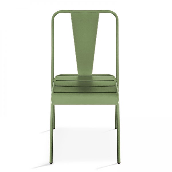 Grüner Gartenstuhl aus Metall mit Lamellensitz und hoher Rückenlehne.