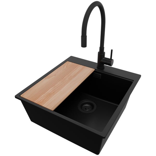 Schwarze Küchenspüle mit Armatur und Schneidebrett