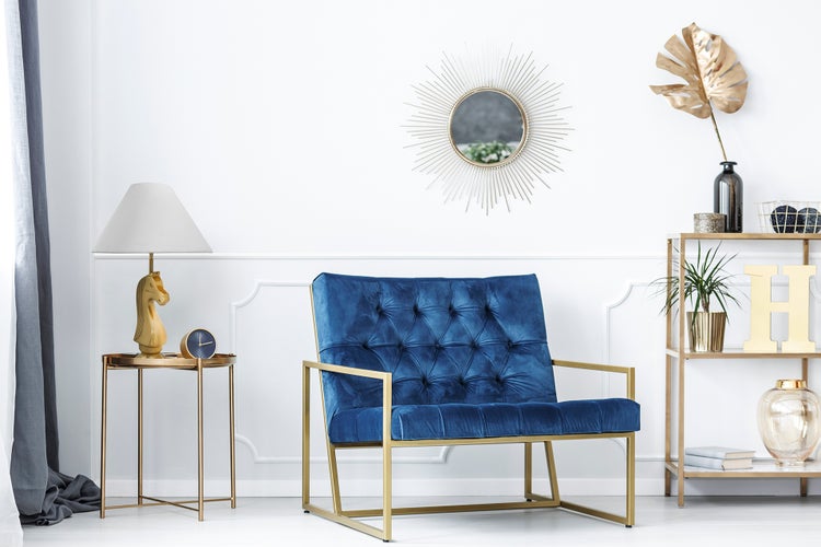 Tischlampe mit dekorativem Pferd-Schachfiguren-Sockel Weiß | Wohnzimmer Esszimmer Leuchte