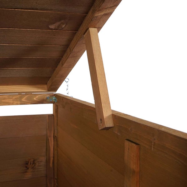 Detailansicht einer geöffneten Holzgartenbox mit Stützstrebe