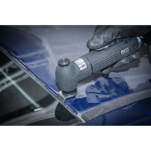 Werkzeug zur Entfernung von Windschutzscheiben in Gebrauch