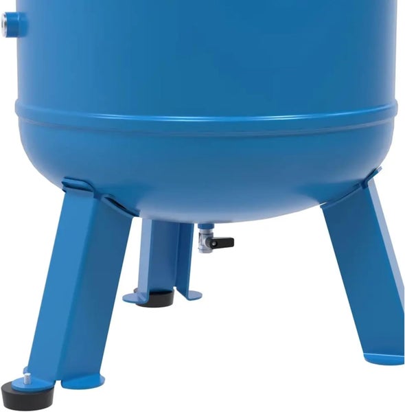 Nahaufnahme eines stehenden Druckluftbehälters mit Beinen und Ablasshahn