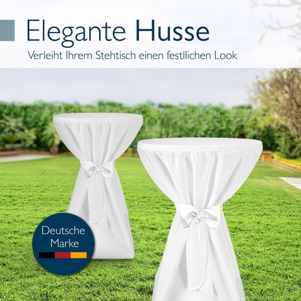 Zwei Stehtischhussen mit Schleife und Siegel Deutsche Marke im Garten