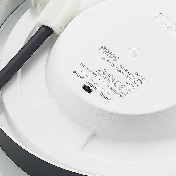 Rückansicht einer Prios 24 Watt LED-Leuchte mit technischen Daten, Schutzart IP44 und Schalter für Farbtemperaturen 3000, 4000 und 6000 Kelvin.