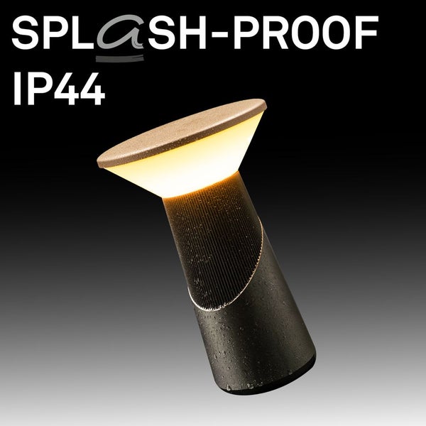 Spritzwassergeschützte LED Außenleuchte mit Schutzart IP44 und warmweißem Licht.