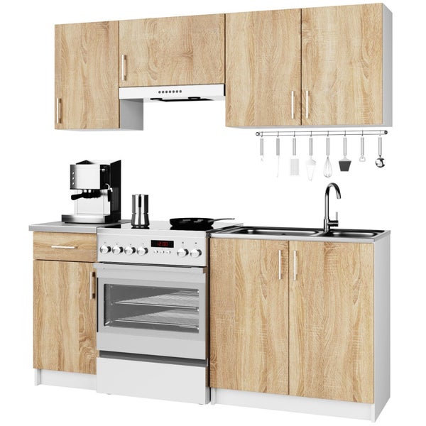 Komplette Küche mit Ober- und Unterschränken, Spüle, Herd und Dunstabzugshaube