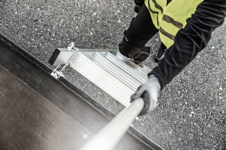 PROREGAL Stufen-Anlegeleiter LKW 5 Stufen inkl. Magnet-Montagesatz inkl. Ausstiegsholm Links