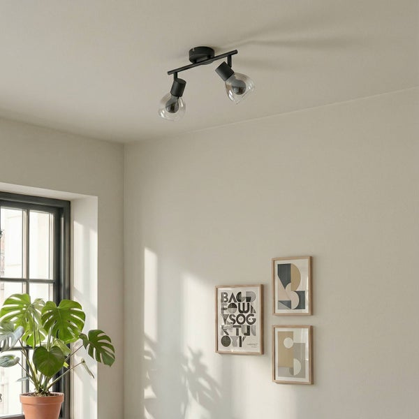 Deckenleuchte mit zwei Lampen und klaren Glasschirmen